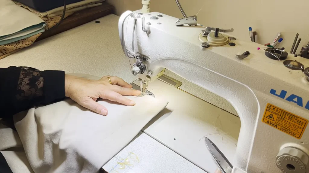 نصب نوار پانچ مخصوص در فرآیند دوخت پرده پانچ