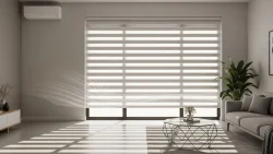 تکان خوردن پرده زبرا در پذیرایی مدرن توسط باد کولر گازی