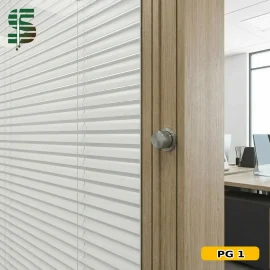 پرده کرکره ولومی داخل پارتیشن رنگ سفید