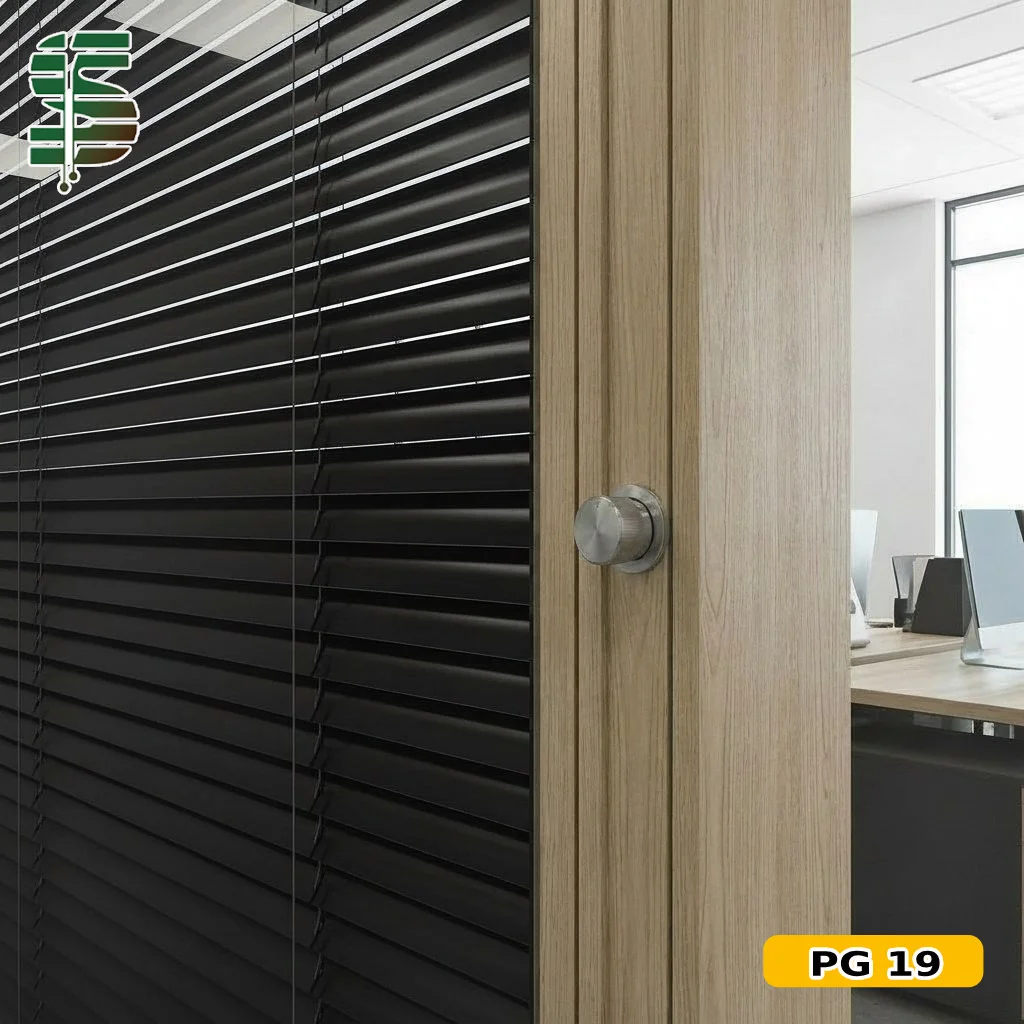 پرده کرکره ولومی داخل پارتیشن مشکی کد PG19
