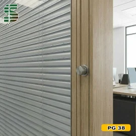 پرده کرکره ولومی داخل پارتیشن رنگ نقره ای