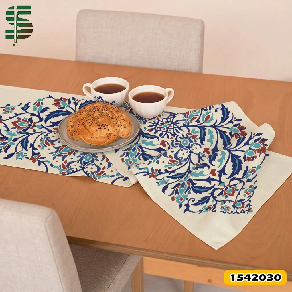 رانر مخمل کد 1402039 طرح سنتی گل های شرقی